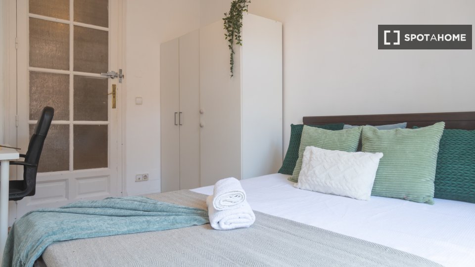 Double room Madrid, 7 beds, 100m² — photo 33