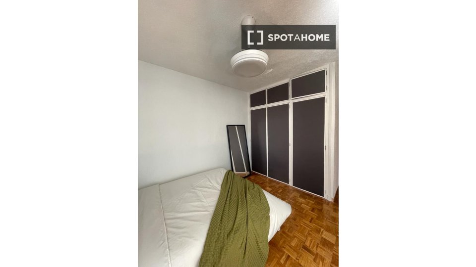 Double room Madrid, 6 beds — photo 13