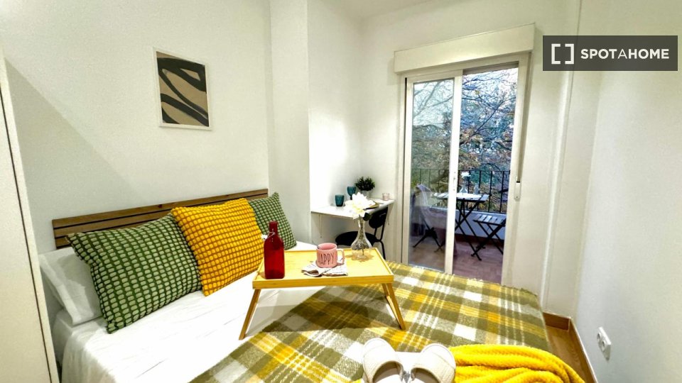 Double room Madrid, 5 beds — photo 6