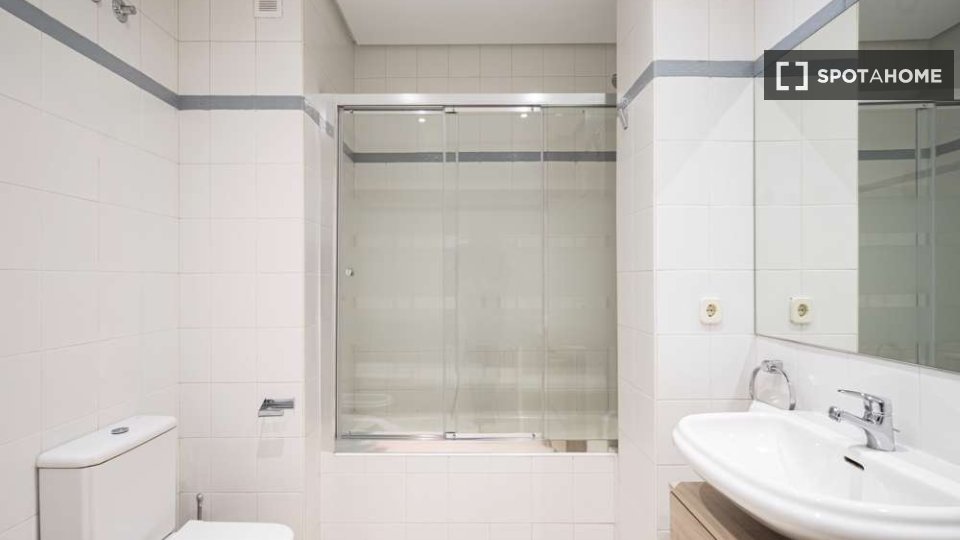 Double room Madrid, 7 beds — photo 38