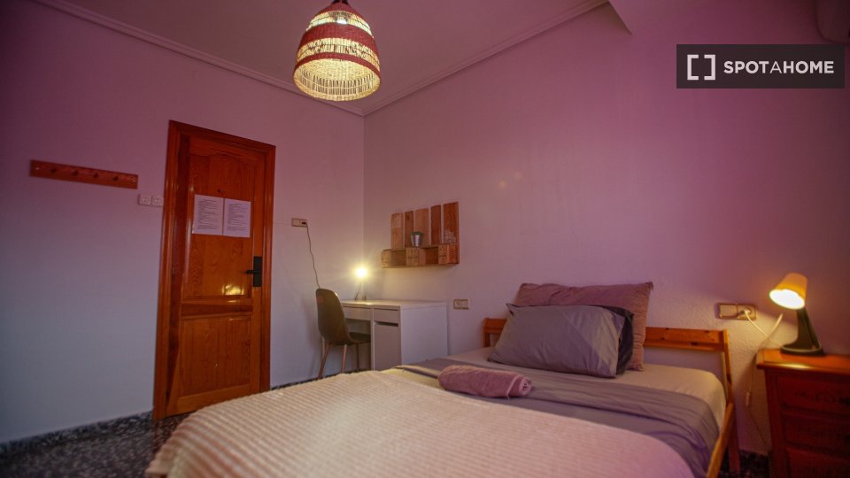 Double room Valencia, 4 beds, 140m² — photo 22