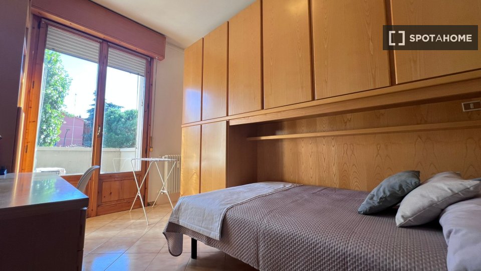 Double room Bologna, 4 beds — photo 5