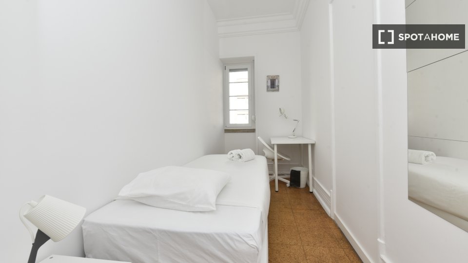 Double room Lisbon, 10 beds — photo 11