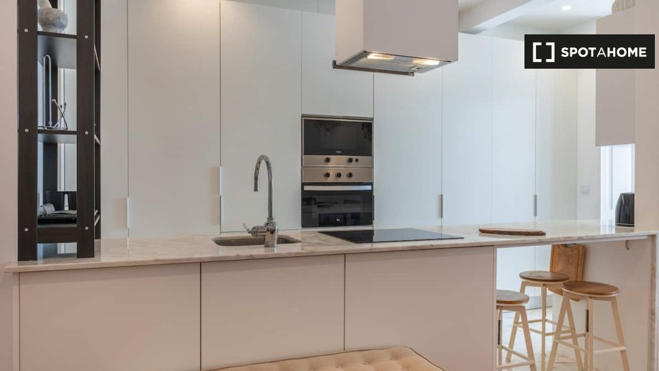 Apartment Lisbon, 2 beds — photo 16