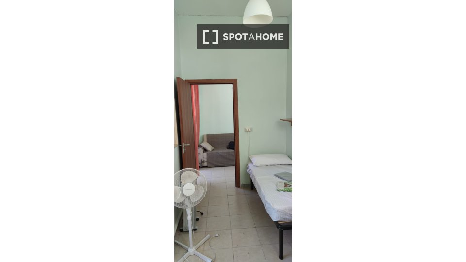 Double room Naples, 5 beds, 120m² — photo 11