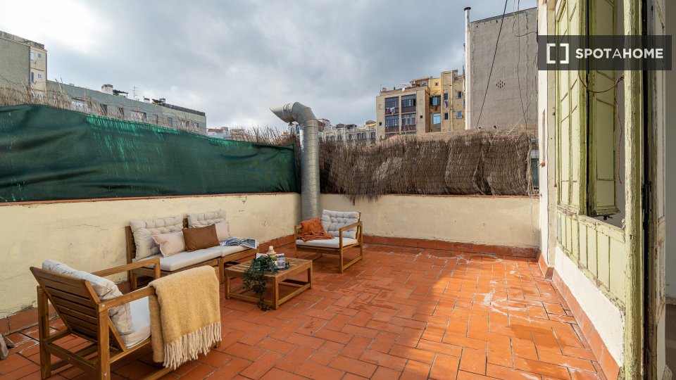 Double room Barcelona, 7 beds, 121m² — photo 19