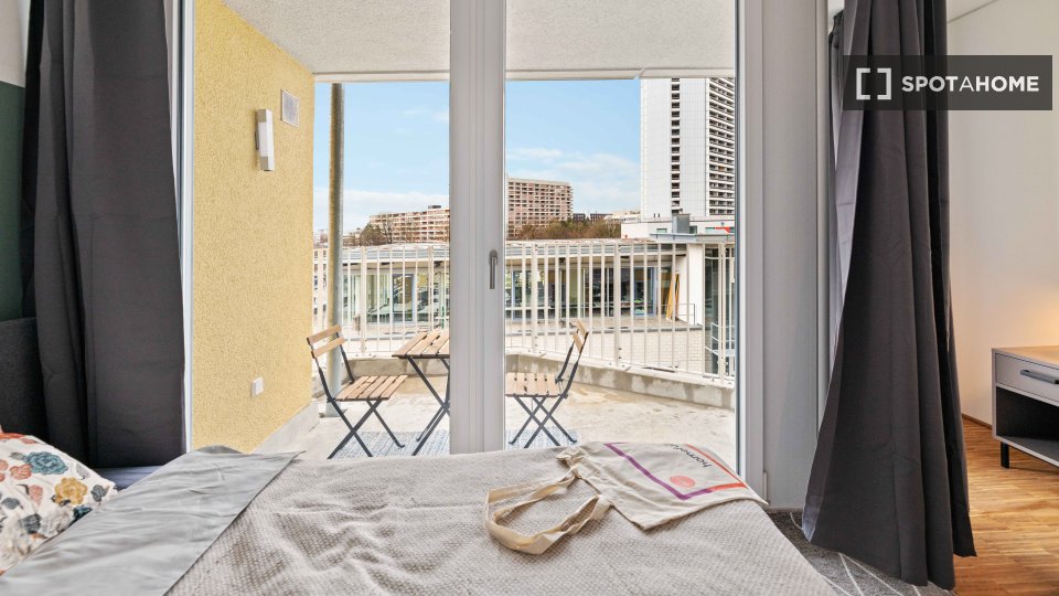 Double room Munich, 4 beds, 97m² — photo 21