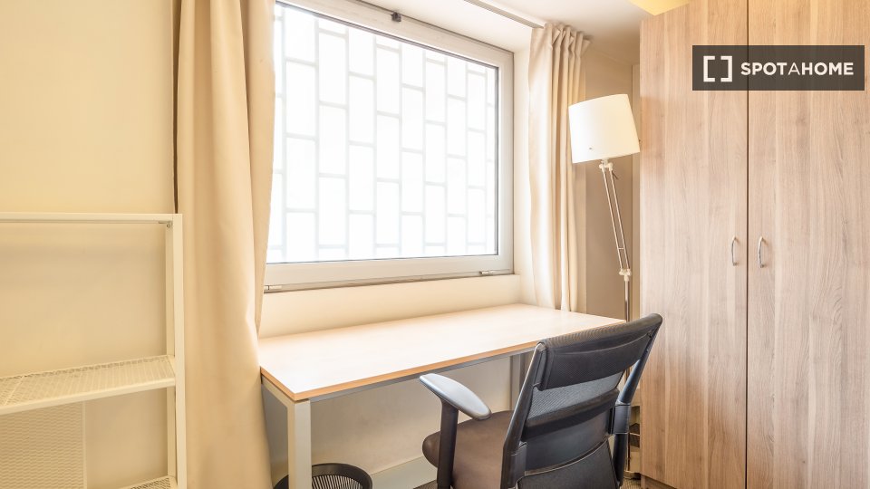 Double room Lisbon, 9 beds, 290m² — photo 9