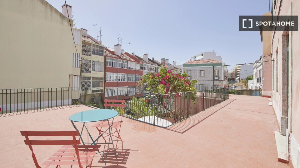 Double room Lisbon, 13 beds — photo 7