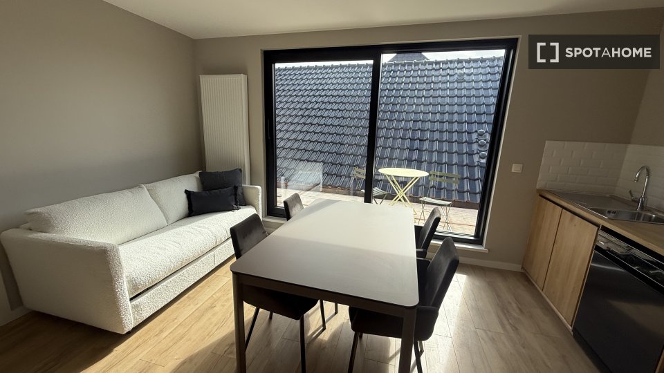 Double room Brussels, 4 beds, 50m² — photo 1
