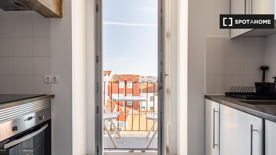 Apartment Lisbon, 1 bed — photo 11