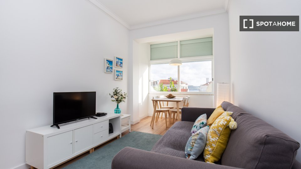 Apartment Lisbon, 2 beds, 65m² — photo 15