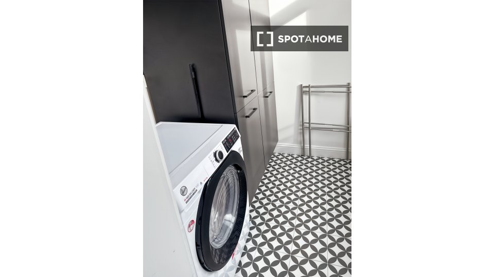 Double room Brussels, 1 bed, 110m² — photo 16