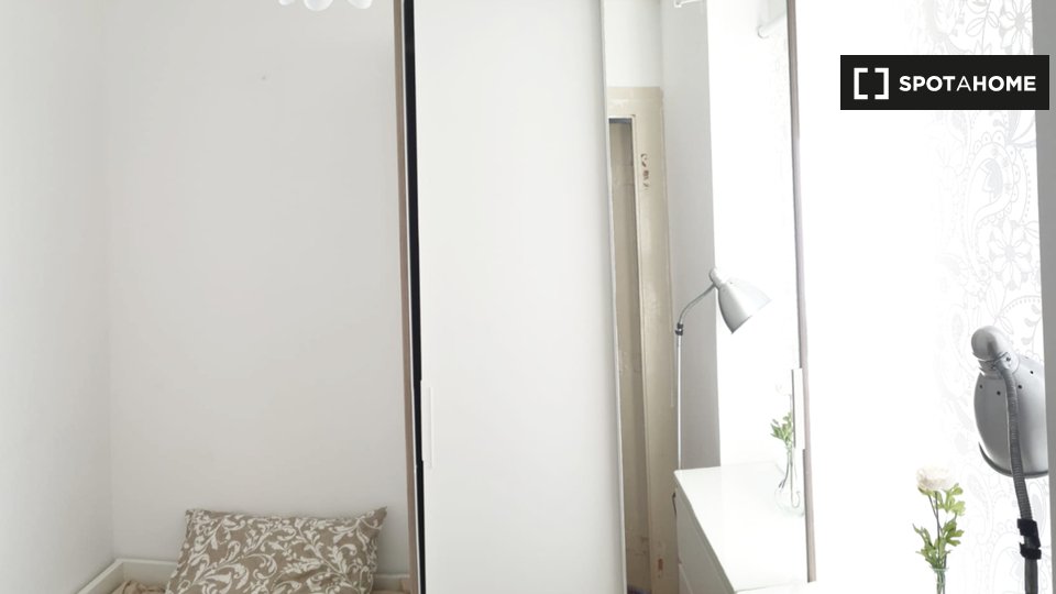 Double room Lisbon, 4 beds, 80m² — photo 1