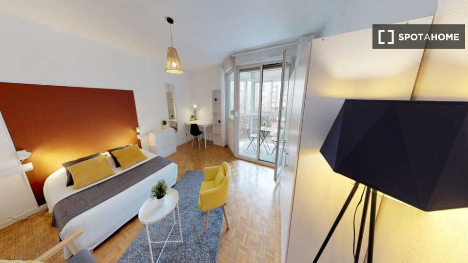 Double room Lyon, 3 beds, 70m² — photo 3
