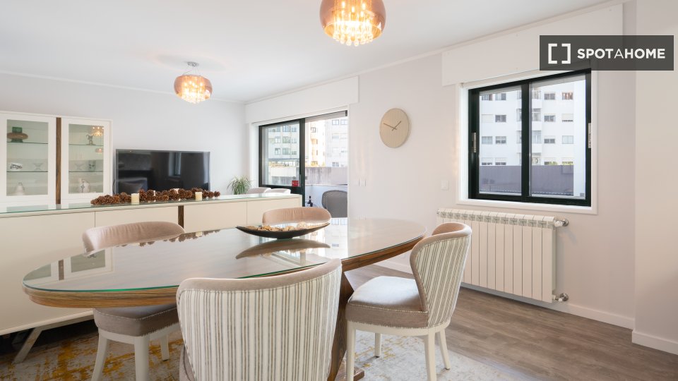 Apartment Porto, 4 beds, 120m² — photo 1