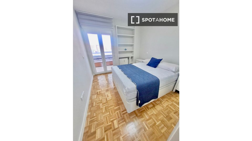 Double room Madrid, 5 beds — photo 10