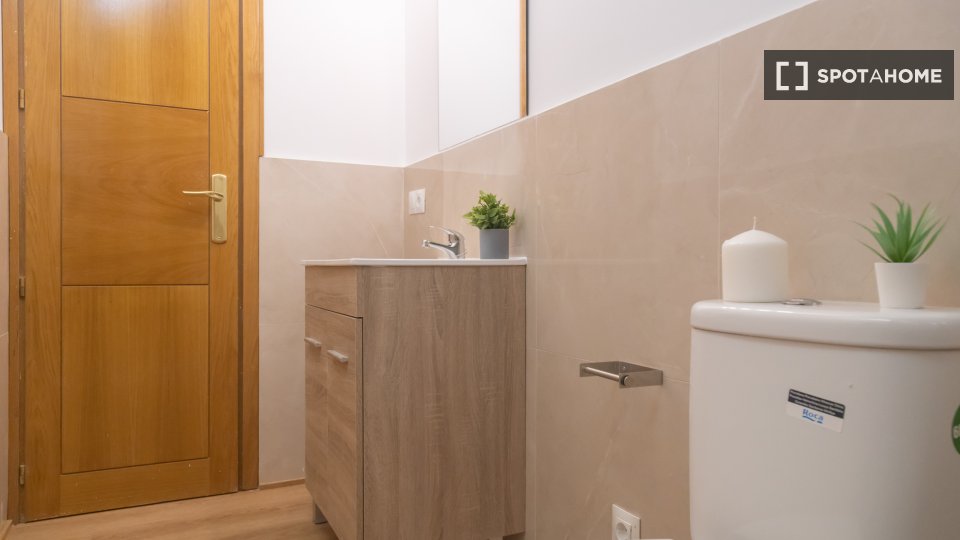 Double room Madrid, 11 beds — photo 10