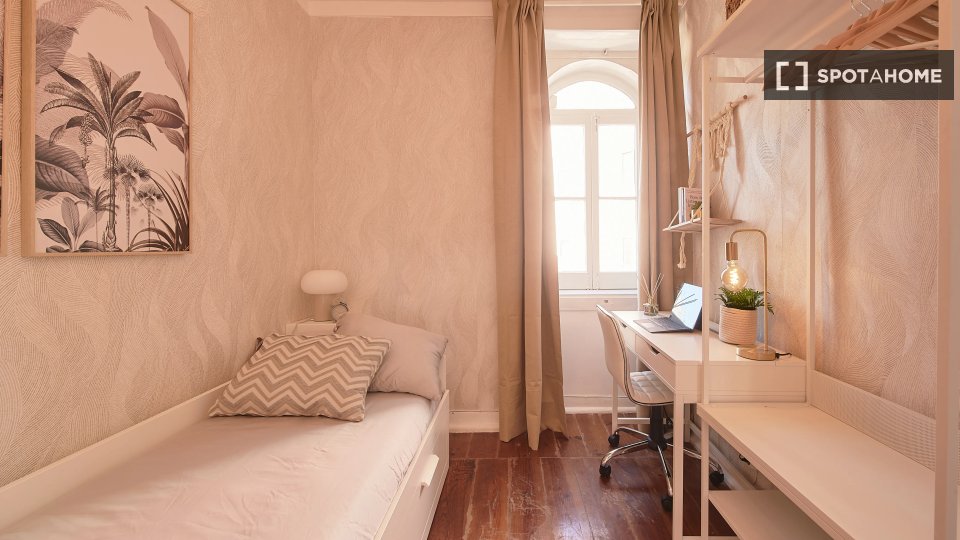 Double room Lisbon, 13 beds — photo 2