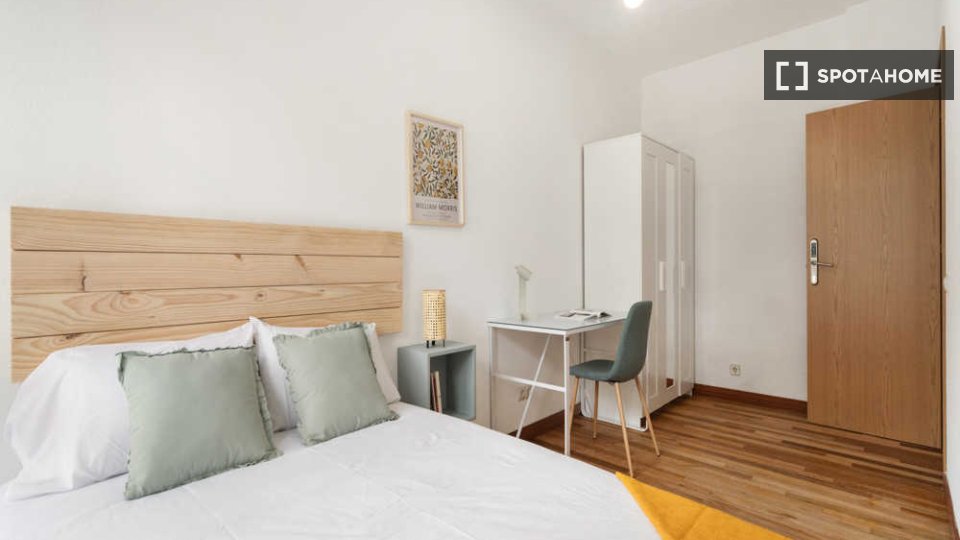 Habitación en piso compartido de 10 habitaciones en alquiler en Atalaya
