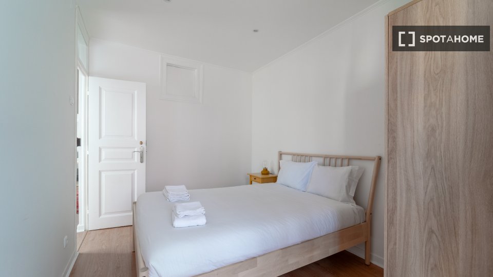 Apartment Lisbon, 2 beds, 97m² — photo 7