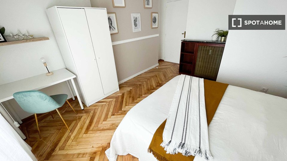 Double room Madrid, 7 beds — photo 9