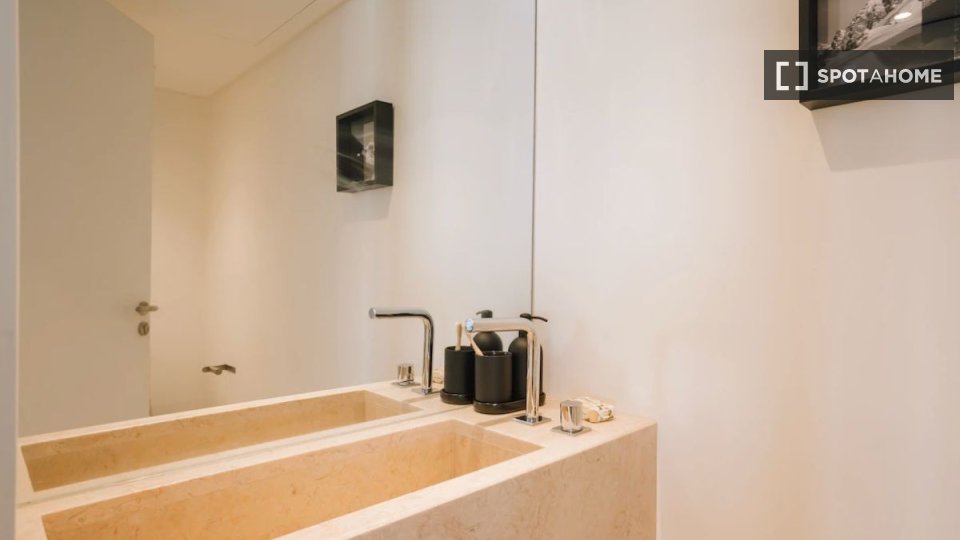 Apartment Lisbon, 2 beds — photo 19