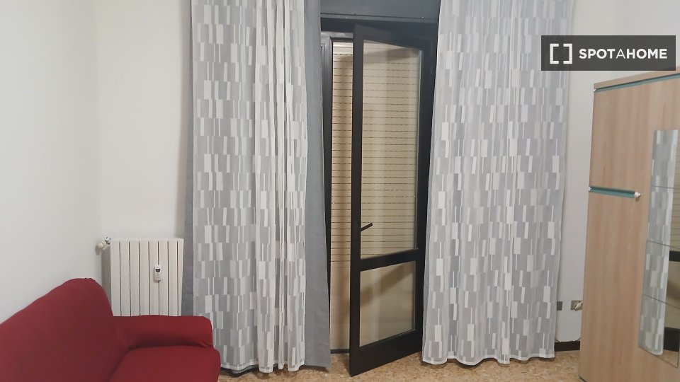 Double room Milan, 1 bed, 16m² — photo 1