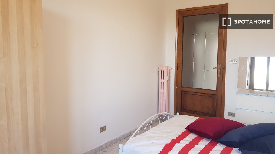 Double room Turin, 3 beds, 96m² — photo 13