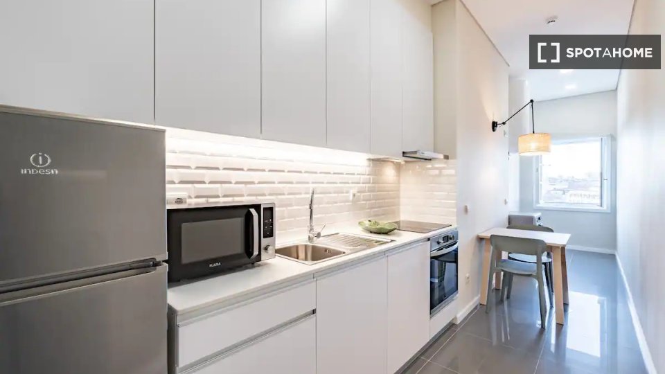 Apartment Porto, 1 bed, 80m² — photo 11