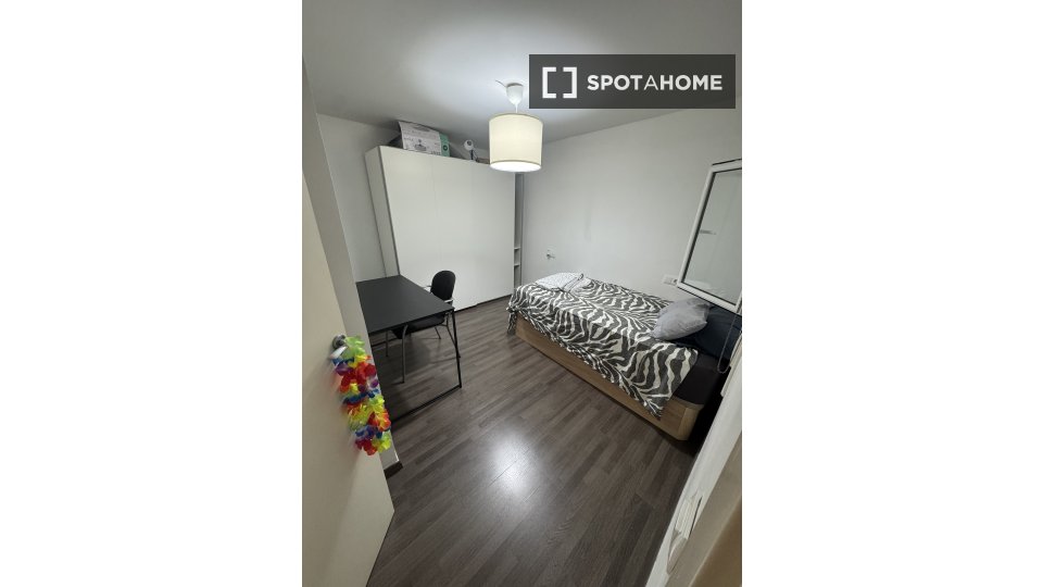 Double room Barcelona, 1 bed, 80m² — photo 3