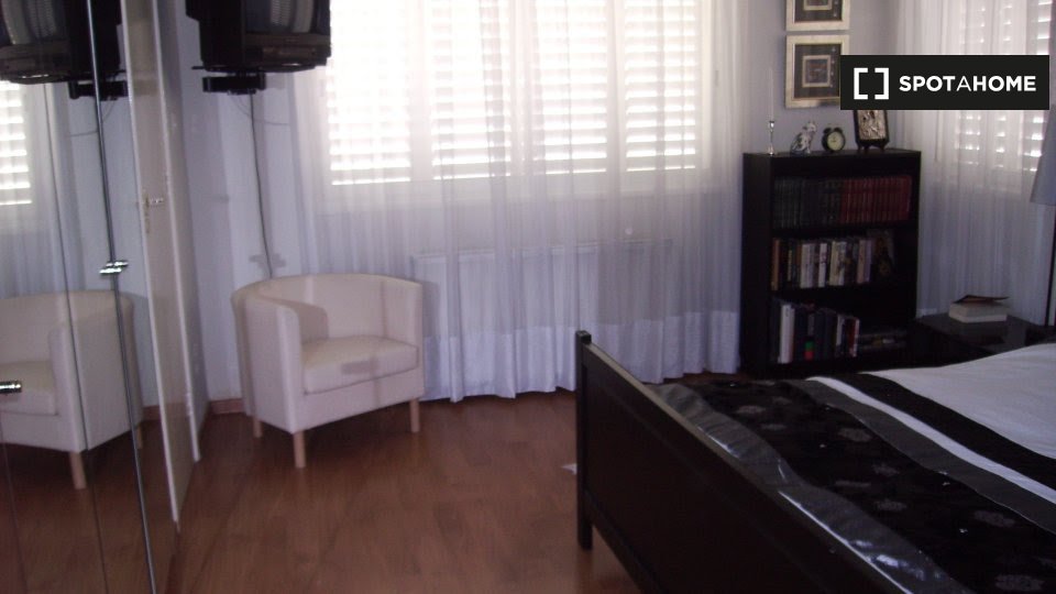 Double room Nicosia, 3 beds — photo 4