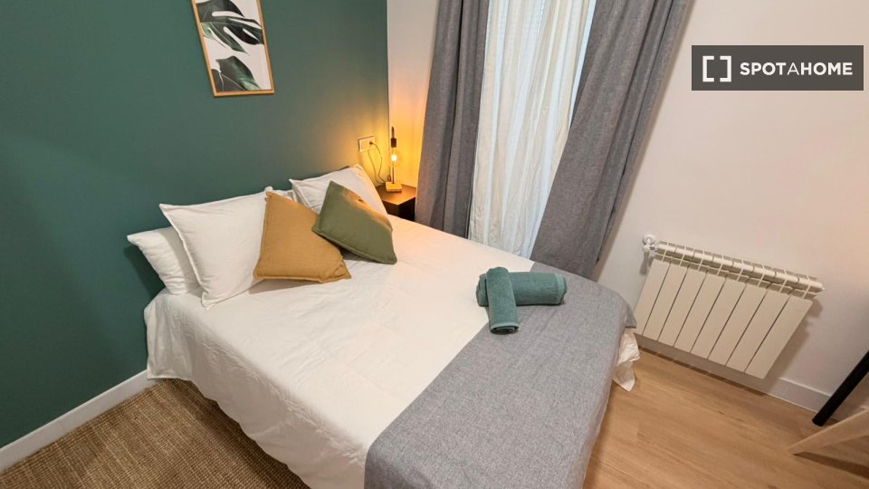 Habitación en piso compartido en alquiler en Embajadores, Madrid