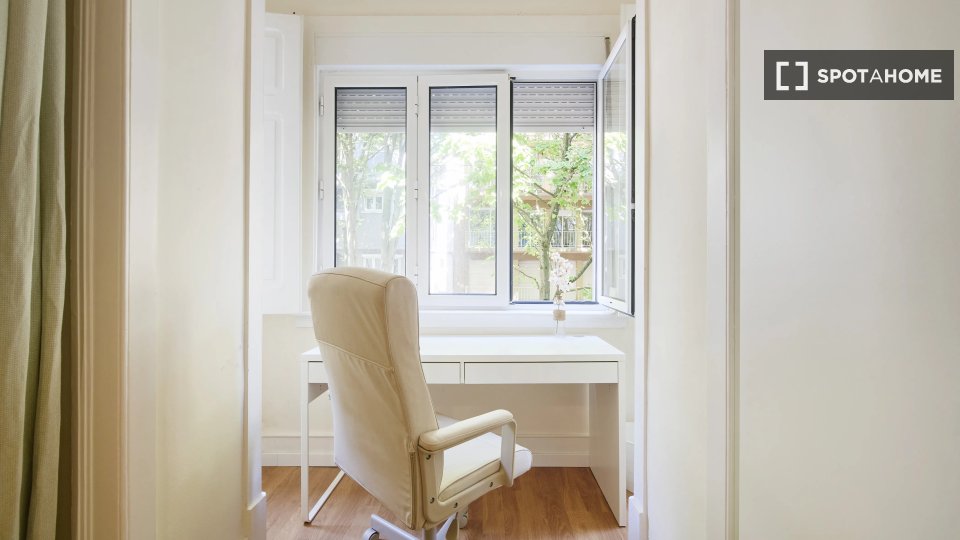 Double room Lisbon, 6 beds — photo 4
