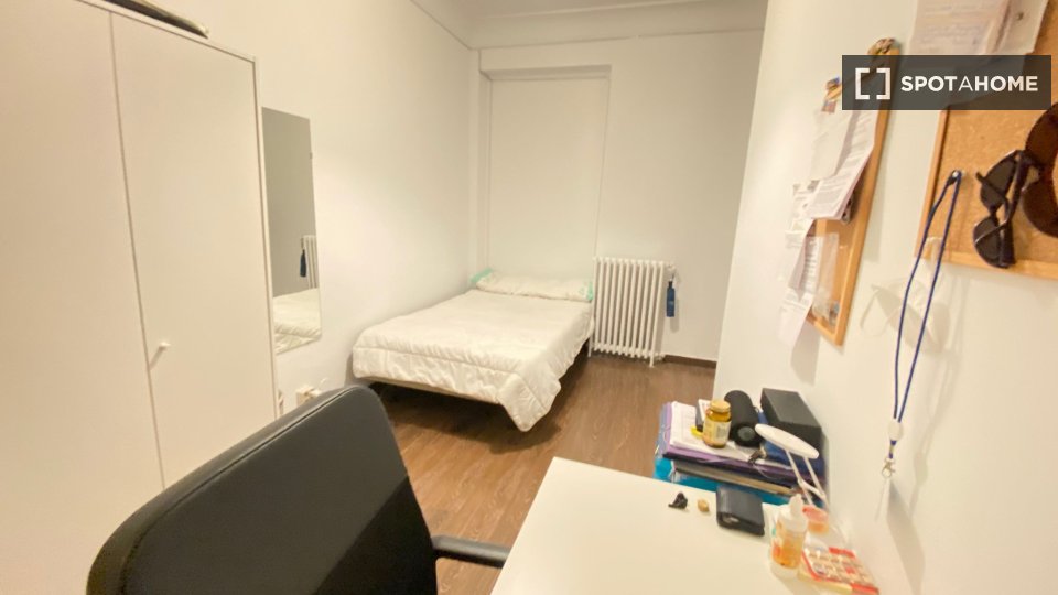 Double room Madrid, 8 beds — photo 17