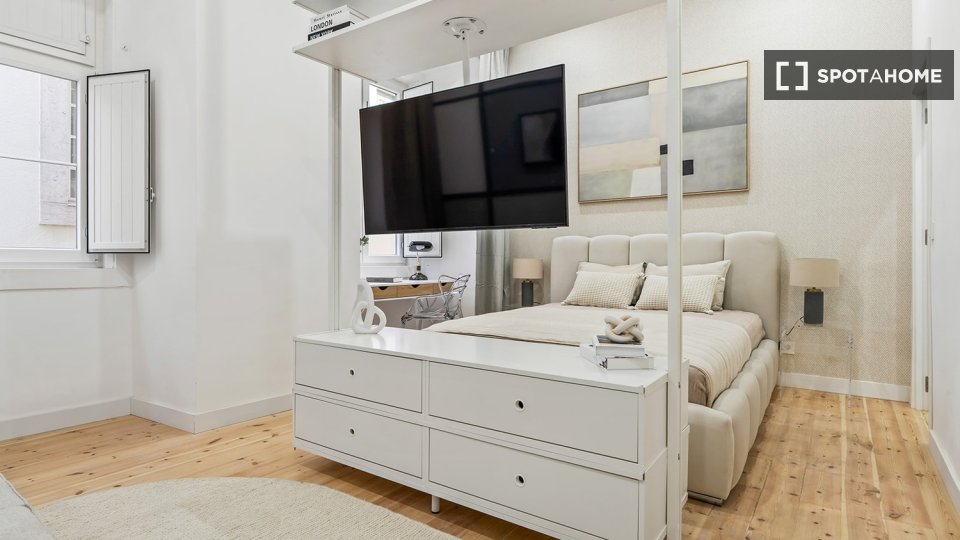 Double room Lisbon, 6 beds — photo 54