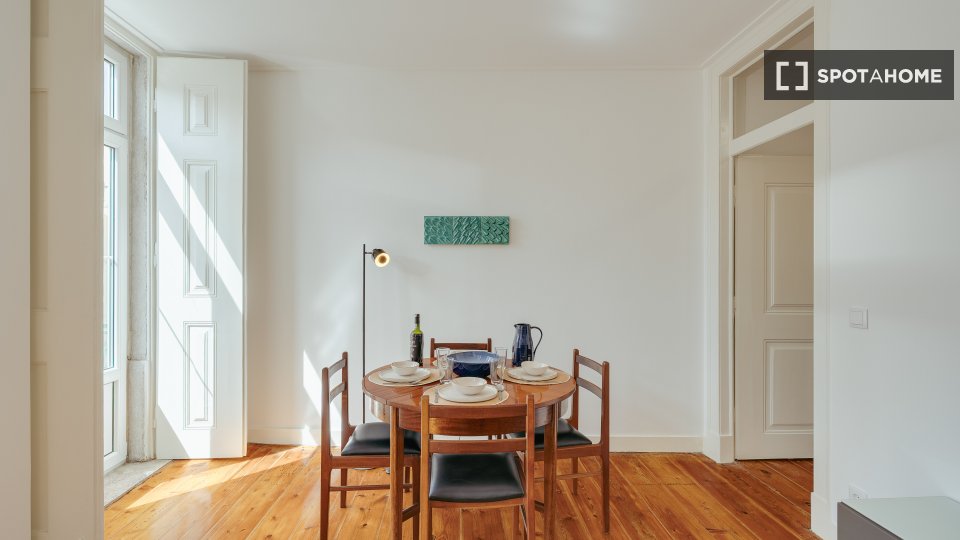 Apartment Lisbon, 1 bed, 65m² — photo 13