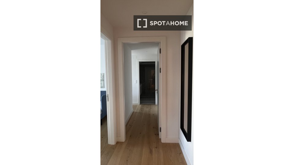 Apartment Lisbon, 2 beds, 108m² — photo 18