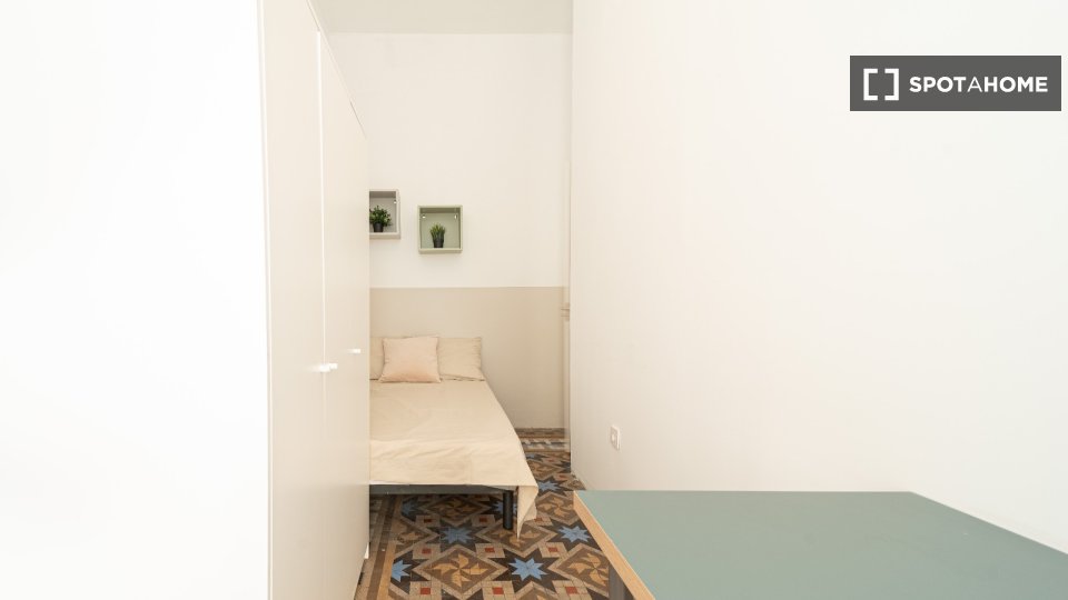 Double room Barcelona, 10 beds, 180m² — photo 8