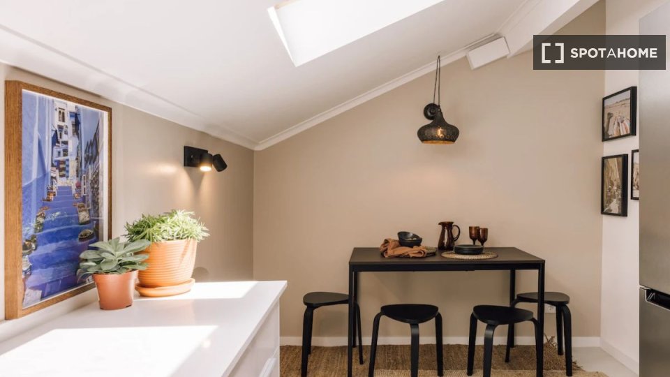 Apartment Lisbon, 2 beds — photo 14