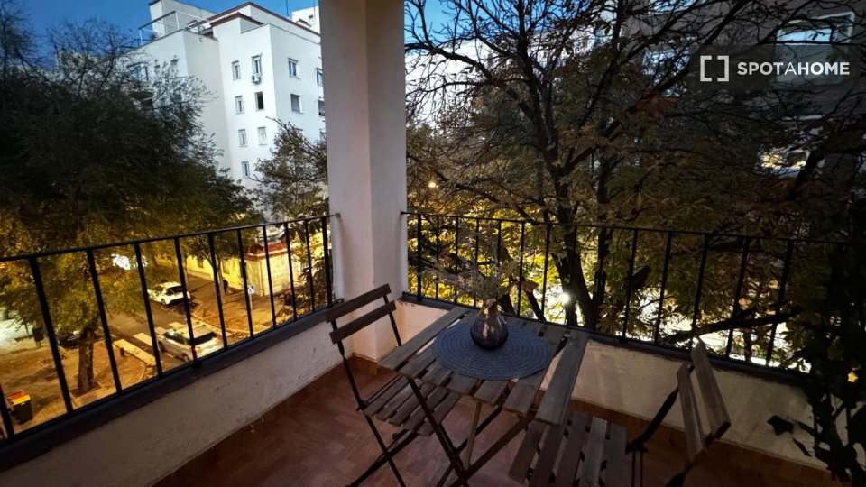 Double room Madrid, 5 beds — photo 17
