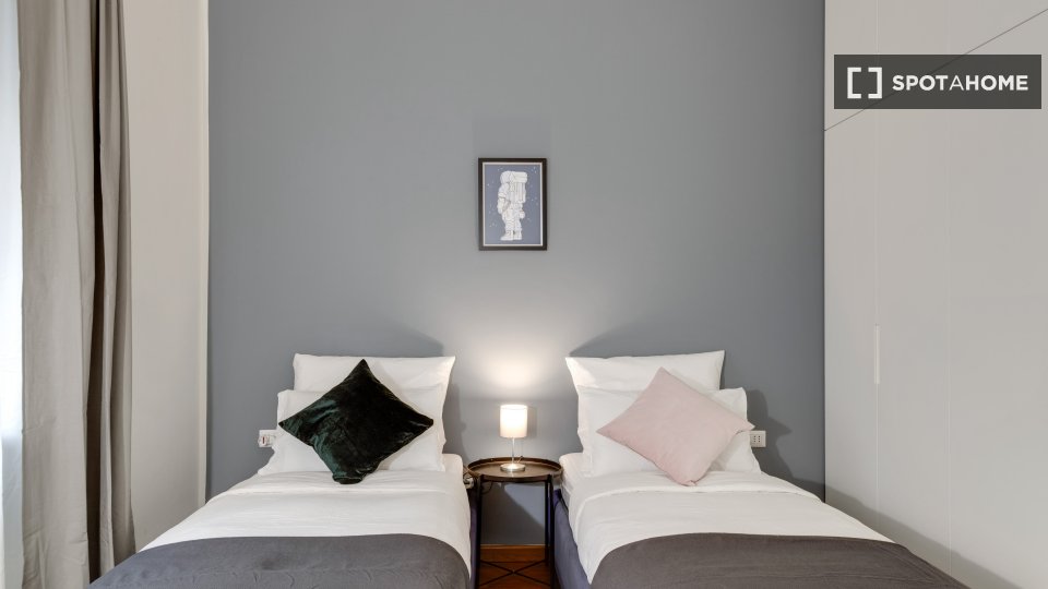 Double room Milan, 7 beds, 180m² — photo 1