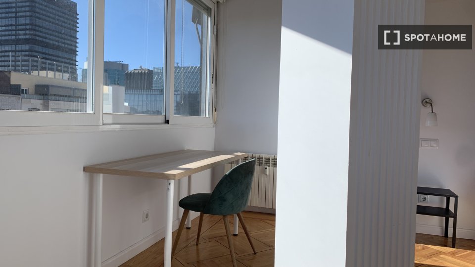 Double room Madrid, 6 beds — photo 8