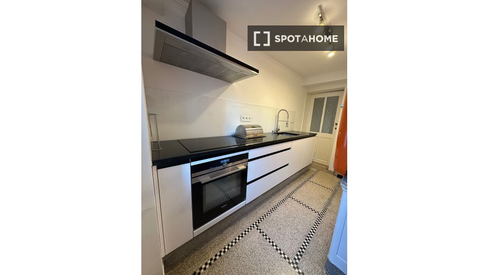 Double room Brussels, 7 beds — photo 6