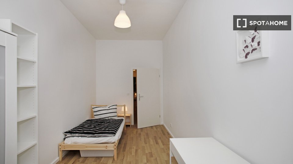 Double room Berlin, 4 beds, 71m² — photo 6