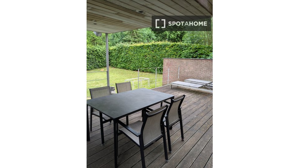 Double room Brussels, 2 beds, 250m² — photo 3