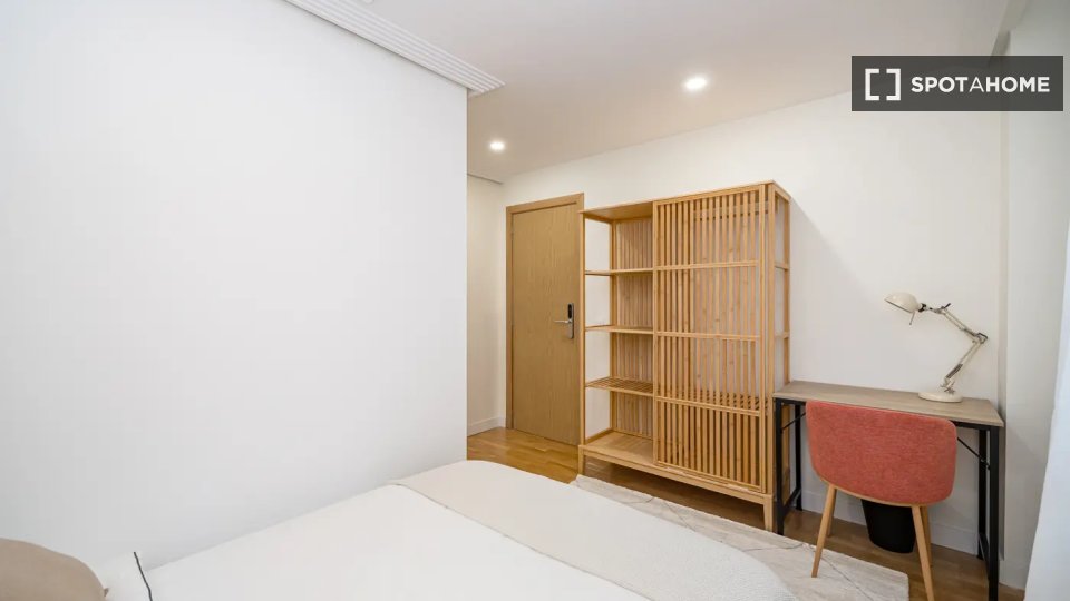Double room Madrid, 4 beds — photo 17