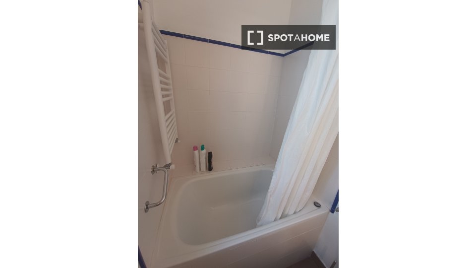 Double room Madrid, 4 beds — photo 2
