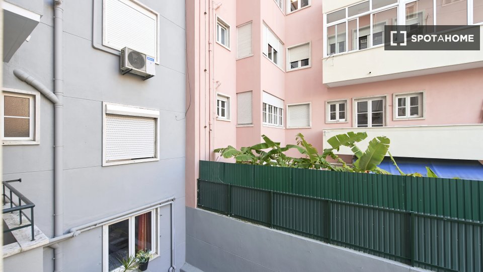 Double room Lisbon, 7 beds — photo 15