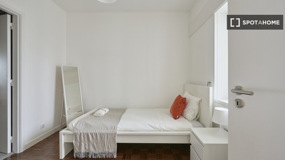 Double room Lisbon, 7 beds — photo 17